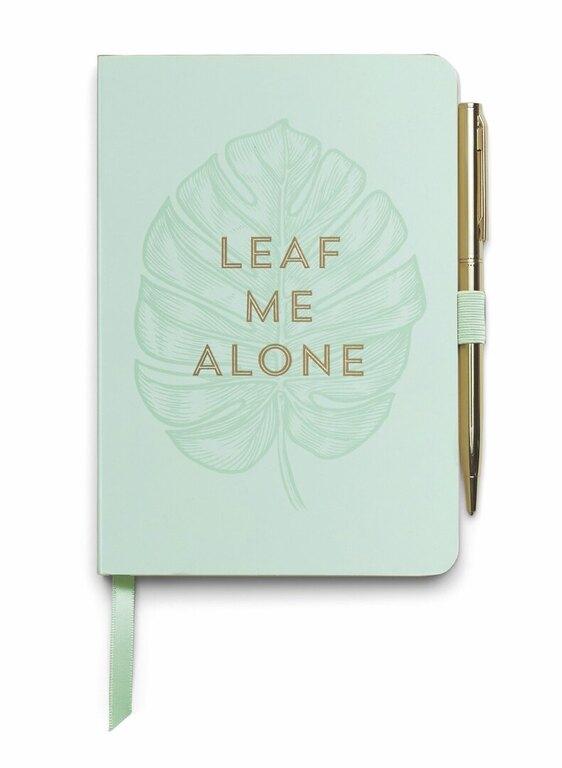 Leaf me alone, muistikirja kynällä